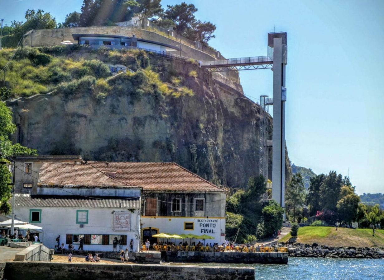 Apartamento Tejo Cacilhas Luaran gambar