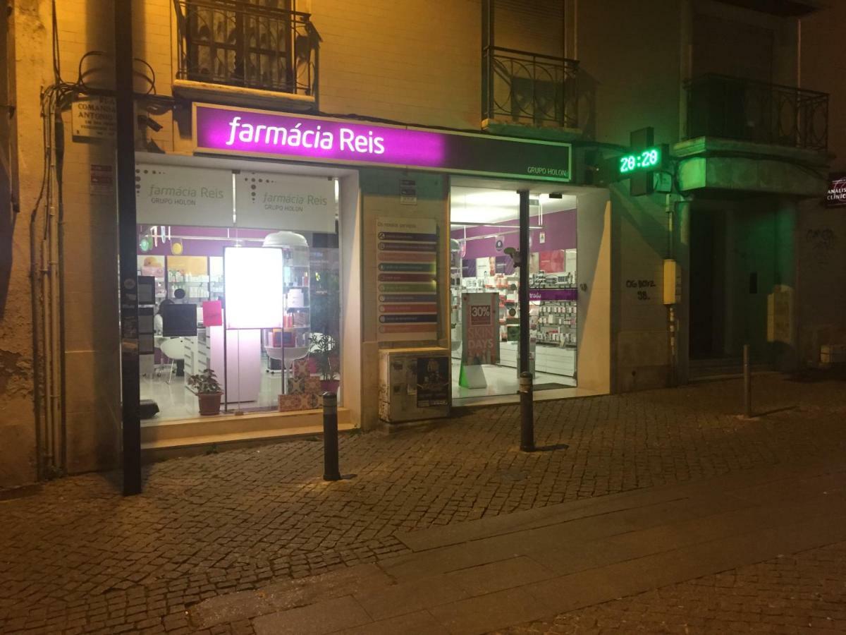 Apartamento Tejo Cacilhas Luaran gambar