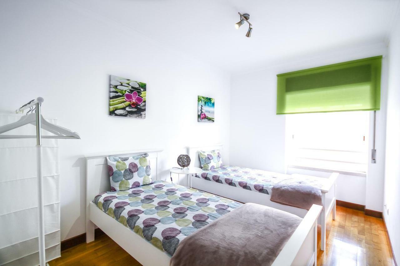 Apartamento Tejo Cacilhas Luaran gambar