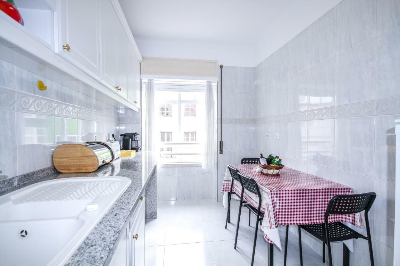 Apartamento Tejo Cacilhas Luaran gambar