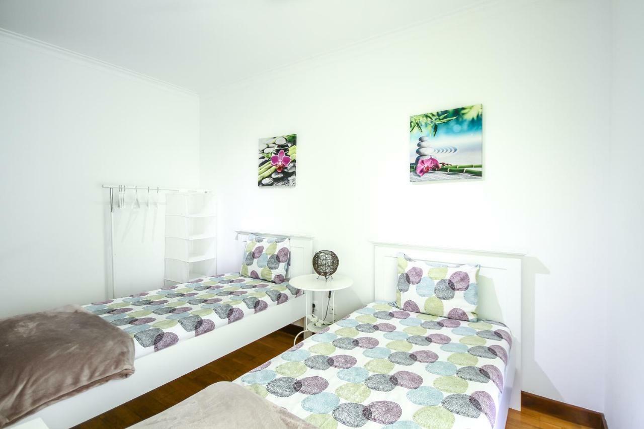 Apartamento Tejo Cacilhas Luaran gambar