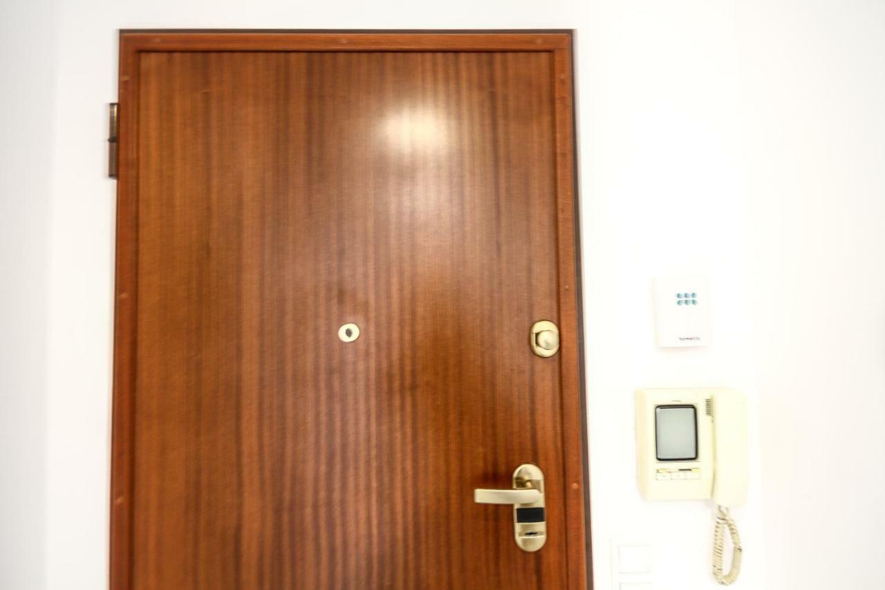 Apartamento Tejo Cacilhas Luaran gambar