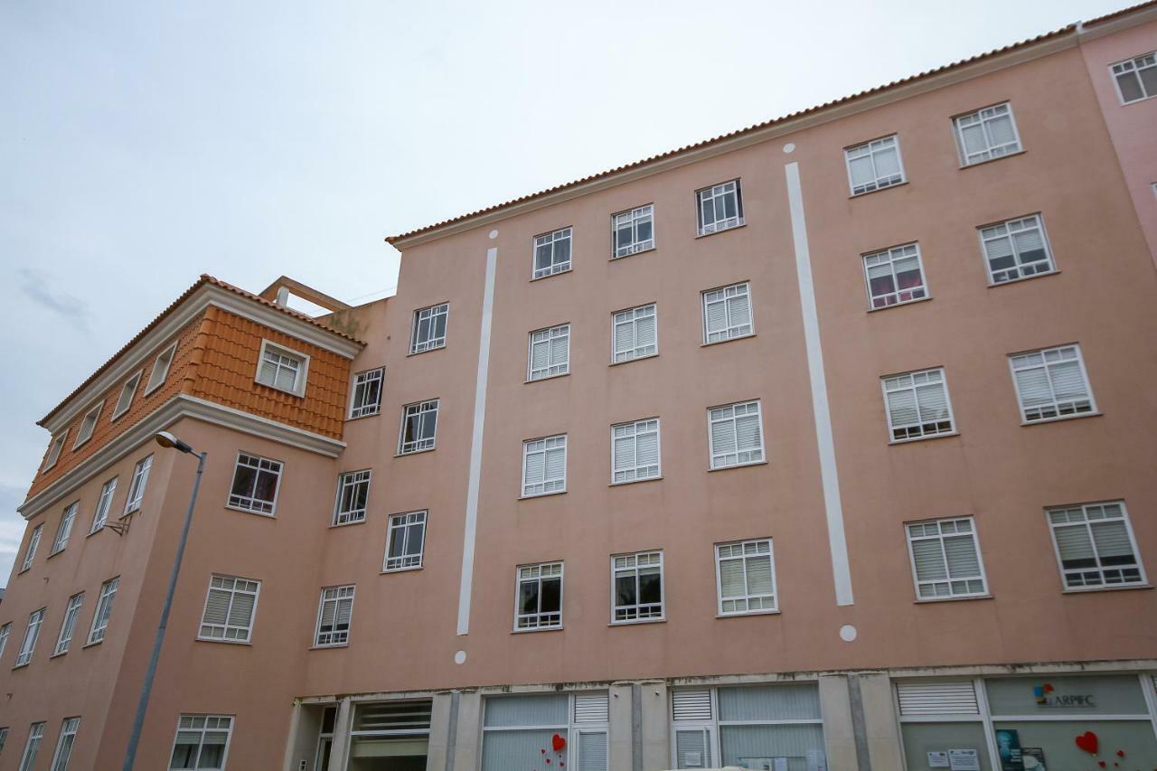 Apartamento Tejo Cacilhas Luaran gambar